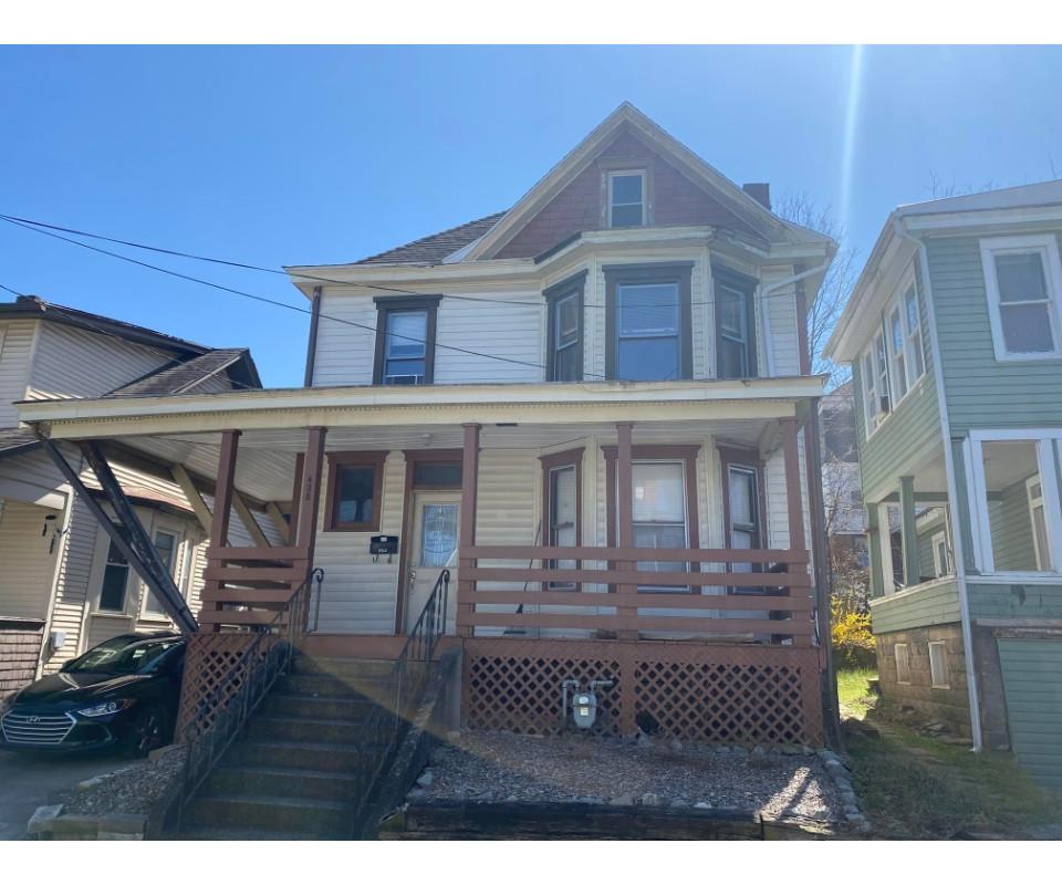 2 Story Home near WVU Downtown Campus