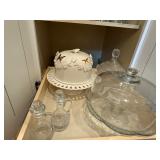 2 cake pedestals 