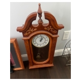 clock runs keeps time