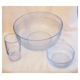 Includes 4 glasses and 4 bowls. Brand new vintage Tupperware