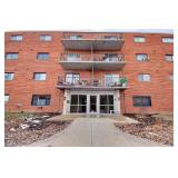 First Floor 2 Bed  1.5 Bath Condo in Park Place Centlivre  Maintenance Free Living !