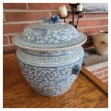 Vintage Chinese Porcelain KAMCHENG Jar Blue & White