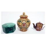 1028	GROUP OF ASSORTED SMALLS INCLUDING CLOISONNE COVERED JAR, MINIATURE TEA POT, MALACHITE TRINKET 