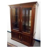 1231	ETHAN ALLEN VERTICAL 2 PART CURIO DISPLAY CABINET WITH 4 ADJUSTABLE GLASS SHELVES AND INTERIOR 