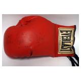 1186	EVERLAST BOXING GLOVE WITH SIGNATURE ATTRIBUTED TO MIKE SPINKS