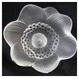 1029	LALIQUE FRANCE CRYSTAL ANEMONE FLOWER PAPER WEIGHT