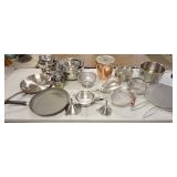 1223	GROUP OF ASSORTED COOKWARE