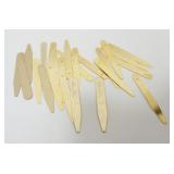 1080	6 BROOKS BROTHER AND 18 NORDSTROM COLLAR STAYS, WITH POUCH