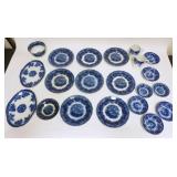 1024	LARGE GROUP OF ASSORTED ANTIQUE ENGLISH TRANSFERWARE, BLUE & WHITE