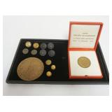 1159A	GROUP OF ASSORTED MILITARY BUTTONS AND ASSORTED BRONZE COMMEMORATIVE METALS