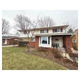 PACKED WARREN ESTATE SALE // Vintage, Crafting, Tools & More!