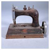 ARTCRAFT JUNIOR MISS SEWING MACHINE | Artcraft Metal Products Junior Miss small sewing machine Dimen