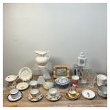 #2 CURIOS & COLLECTIBLES | Vintage lot, 21 pieces including: Haviland Limoges Store Displays; Occupi