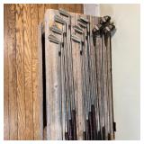 (11pc) SPALDING GOLF CLUBS | Vintage Top-Flite Set Includes: (8) Irons #2-9, (3) Persimmon Woods #2-