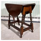 Drop-Leaf Gateleg Table With Turned Legs | With two half round folding leaves Dimensions: h. 23 x w.