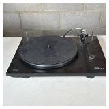 Music Hall mmm-2.1 Turntable | Top missing. Dimensions: h. 2 x l. 16 x d. 12.5 in (Height is base on