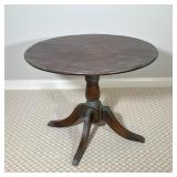 ITALIAN BUYING & DESIGN OLD-WORLD STYLE ROUND SOLID WOOD PEDESTAL DINING TABLE