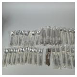 ONEIDA COMMUNITY MORNING STAR PATTERN SILVERPLATE FLATWARE SET | A collection of silverplated flatwa