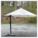 GALTECH CANTILEVER OUTDOOR PATIO UMBRELLA WITH SUNBRELLA CANOPY | This cantilever outdoor umbrella f