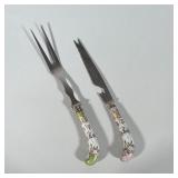 (2pc) SHEFFIELD STAINLESS STEEL AND HAND-PAINTED PORCELAIN SERVING SET | This two-piece serving set 
