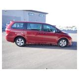  2018 TOYOTA SIENNA L - Red (1428-8925)