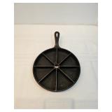 Vintage Cast Iron Cornbread Skillet Vintage Cast Iron Cornbread Skillet