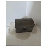 Metal box with handle