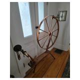 Antique spinning wheel, Walking wheel 