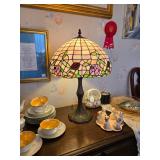 Tiffany- style Table Lamp