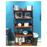 Wooden shelf 