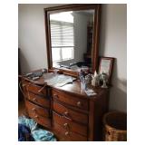 Dresser w/ mirror 