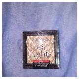 Revlon Skinlights Prismatic Highlighter, Daybreak Glimmer