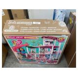 Barbie Dreamhouse Pool Party