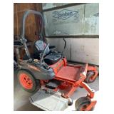Kubota Z422 Kommander Pro Zero Turn Lawnmower 