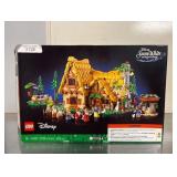 LEGO Disney Snow White and the Seven Dwarfs' Cottage