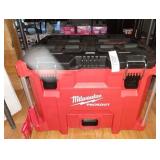 Milwaukee PACKOUT 22 in. XL Tool Box