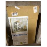 11" Corner Cube White