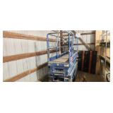 Upright Scissor Lift Charged batteries