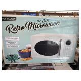 Retro Microwave-0.7 Cu Ft & 700-Watt Countertop Microwave