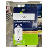 Leviton SmartlockPro 15 amps 125 V Duplex White GFCI Outlet 5-15R 