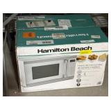 Hamilton Beach 1.1 Cu. ft. Countertop Microwave Oven