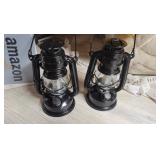 Hortsun 2 Pcs 8 Inch Vintage LED Hurricane Lantern 