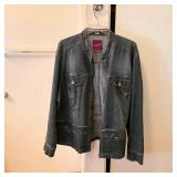 Vintage Gloria Vanderbilt women