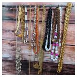 Jewelry and vintage jewelry / Necklaces