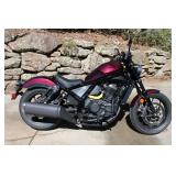 Lot # : 140 - 2022 Honda 1100 Motorcycle