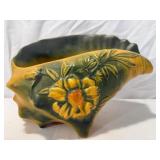 Lot # : 24 - Roseville Peony Conch Shell