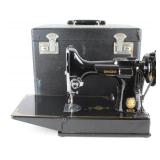Lot # : 154 - Singer Featherweight Portable Sewing Machine 221-1