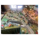 CUSTOM MODEL RAILROAD LAYOUT AND TOPSIDE CREEPER LADDER