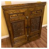 Bar / Liquor Cabinet 
