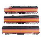 Athearn Southern Pacific Daylight Alco PAI Diesel & 2 Dummy's PBI